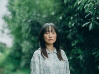 「架空の犬と嘘をつく猫」キャラクター写真（雪乃 / 安藤裕子）