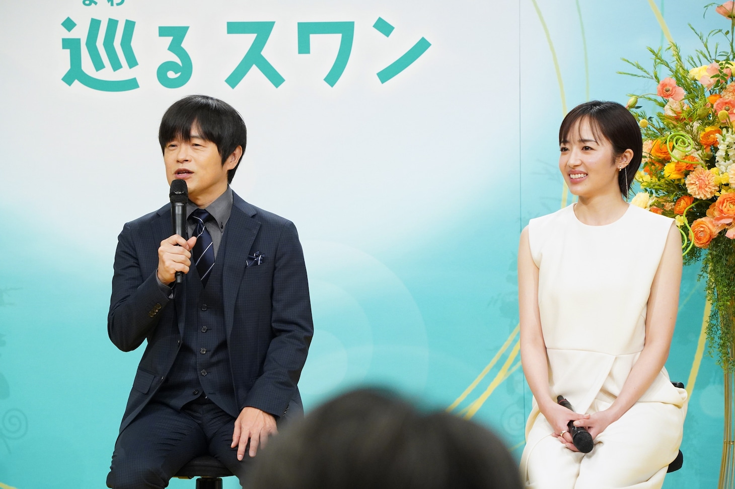 左からバカリズム、森田望智