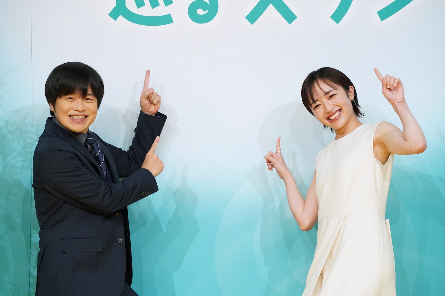 左からバカリズム、森田望智