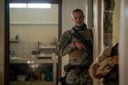 「ウォーフェア 戦地最前線」場面写真。ジョセフ・クイン演じるサム