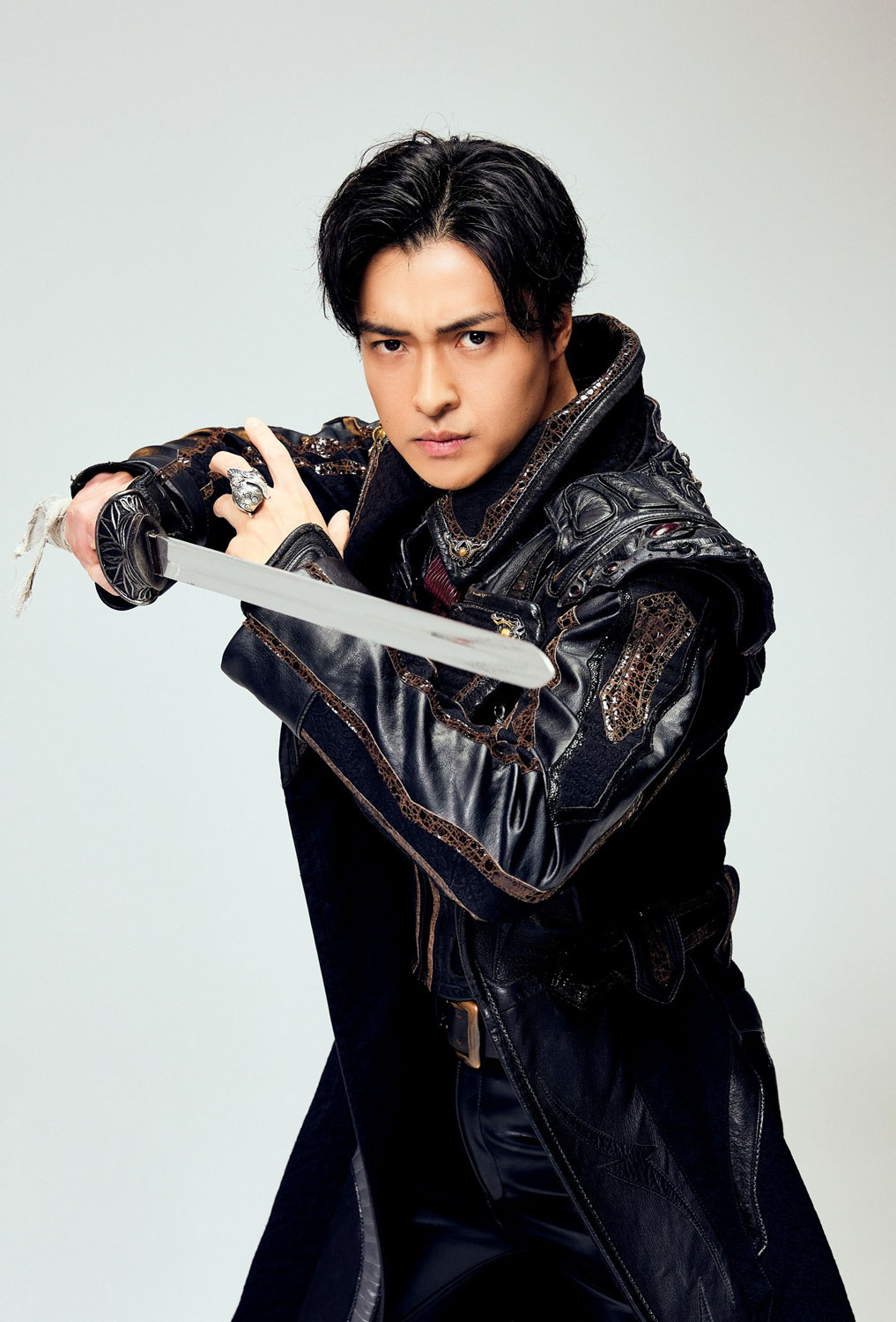 ドラマ「牙狼＜GARO＞ 東ノ界楼」から、栗山航演じる主人公・道外流牙