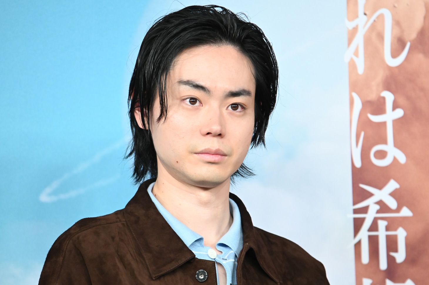 ドラマ「火星の女王」地球で暮らすISDAの職員・白石アオト役の菅田将暉