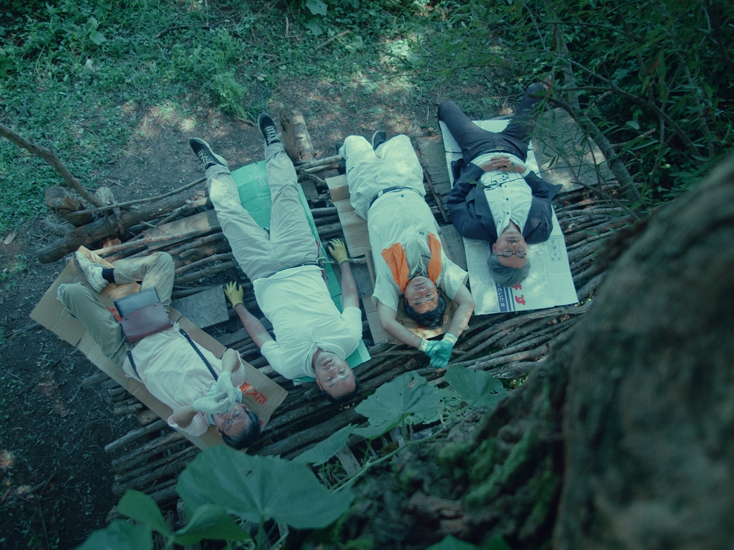 「ひみつきちのつくりかた」場面写真