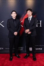 吉沢亮（左）と李相日（右）