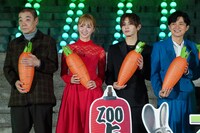 左から柄本明、Dream Ami、山田涼介、下野紘