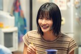 ドラマ「にこたま」場面写真。橋本愛演じる浅尾温子