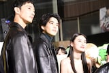 「WIND BREAKER／ウィンドブレイカー」カーペットイベントの様子。左から上杉柊平、中沢元紀、八木莉可子