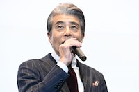 「港のひかり」公開御礼舞台挨拶に登壇した舘ひろし