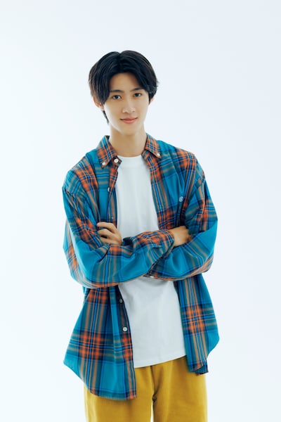 ドラマ「透明な夜に駆ける君と、目に見えない恋をした。」で鳴海潮を演じる曽野舜太（M!LK）