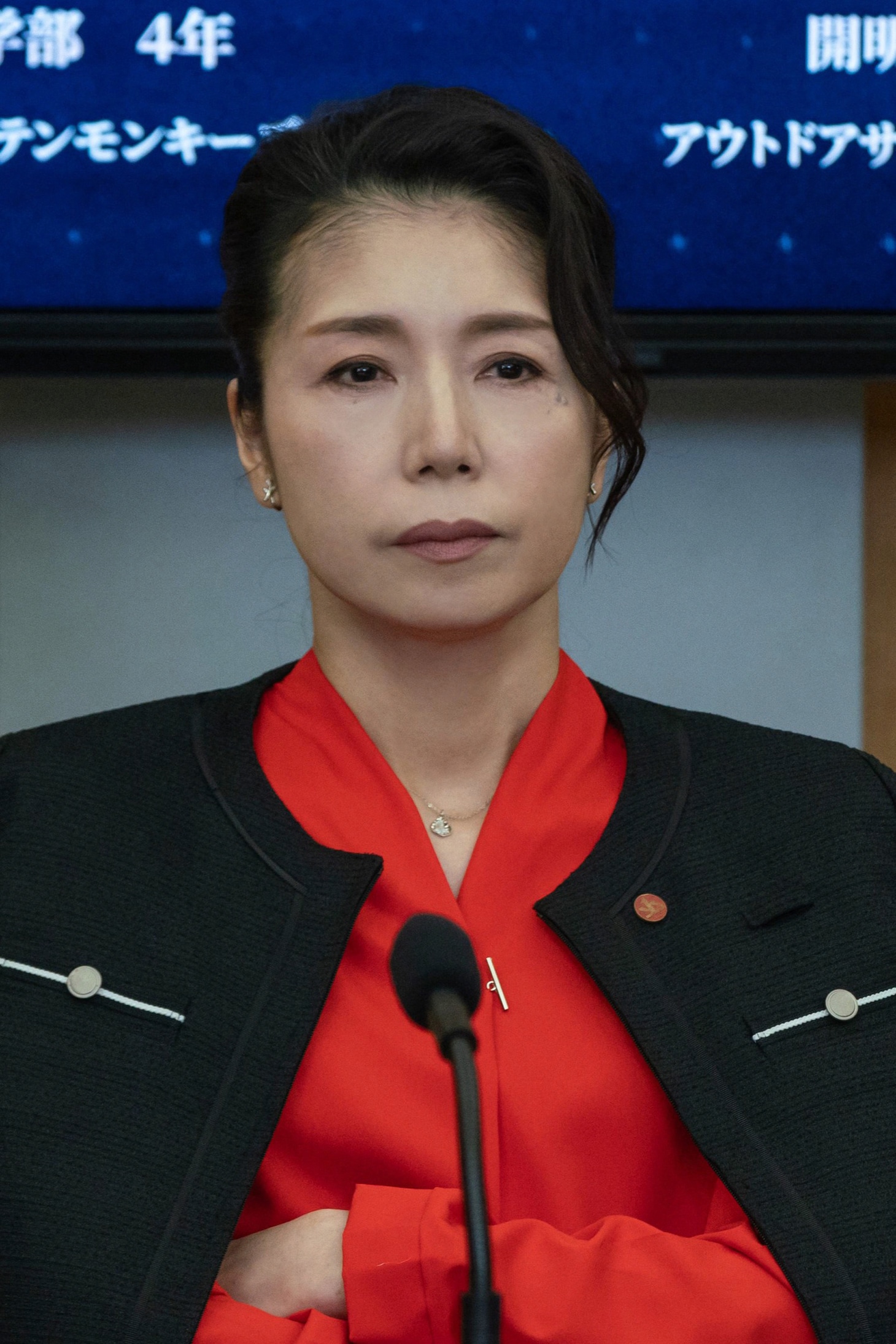 スペシャルドラマ「雪煙チェイス」より、高橋ひとみ演じる花菱管理官