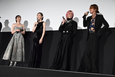 左から森田望智、北川景子、佐久間大介、渋谷龍太