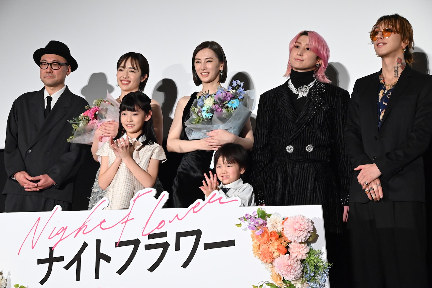 「ナイトフラワー」前夜祭イベントの様子。後列左から内田英治、森田望智、北川景子、佐久間大介、渋谷龍太。前列左から渡瀬結美、加藤侑大