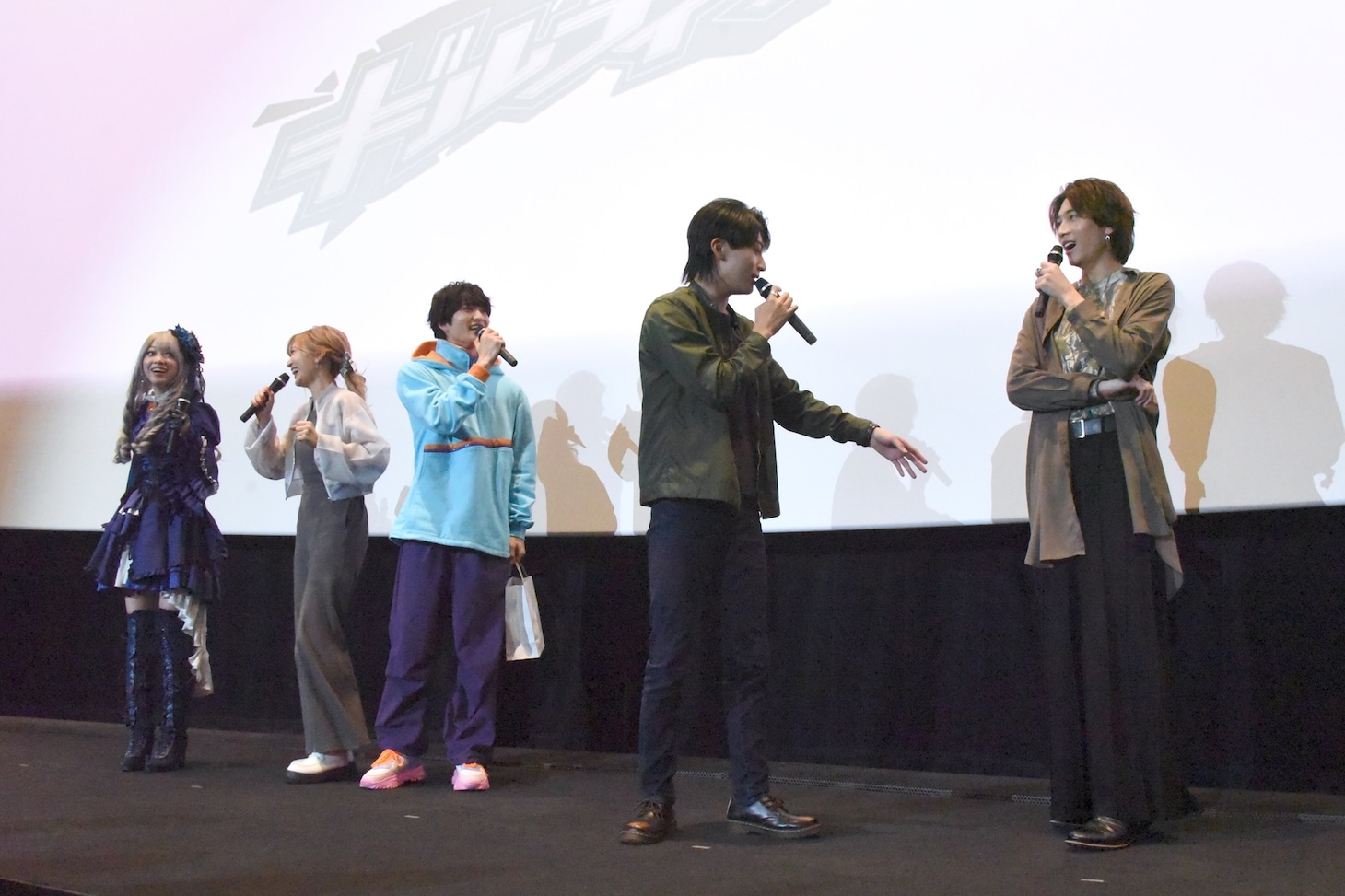 Vシネクスト「仮面ライダーガヴ ギルティ・パルフェ」初日舞台挨拶の様子