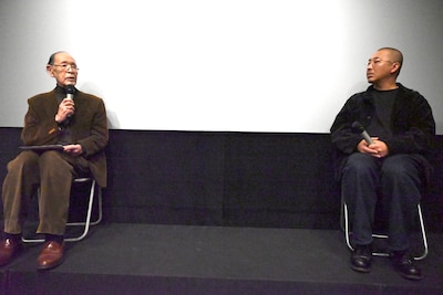 左から蓮實重彦、三宅唱