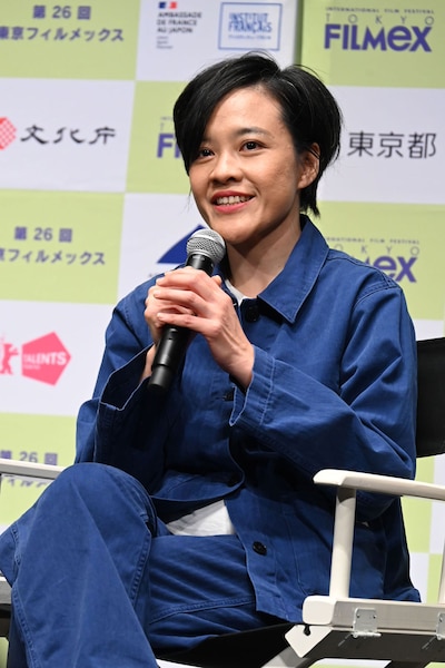 第26回東京フィルメックスにて、インドネシア映画「市街戦」Q&Aに登壇した監督のモーリー・スリヤ