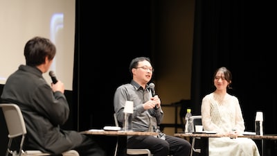 広島国際映画祭2025での舞台挨拶の様子。深田晃司（中央）と今村美月（右）