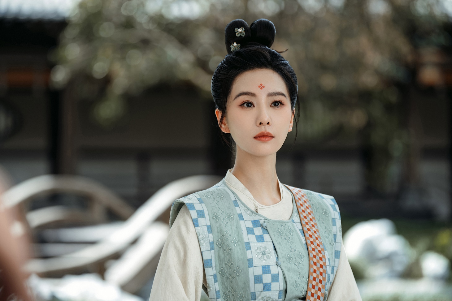 ヒロイン葉平安を演じたのは中国ドラマ「宮廷女官 若曦（ジャクギ）」の大ヒットで一躍トップスターとなり、「一念関山-Journey to Love-」などへの出演で知られるリウ・シーシー（劉詩詩）