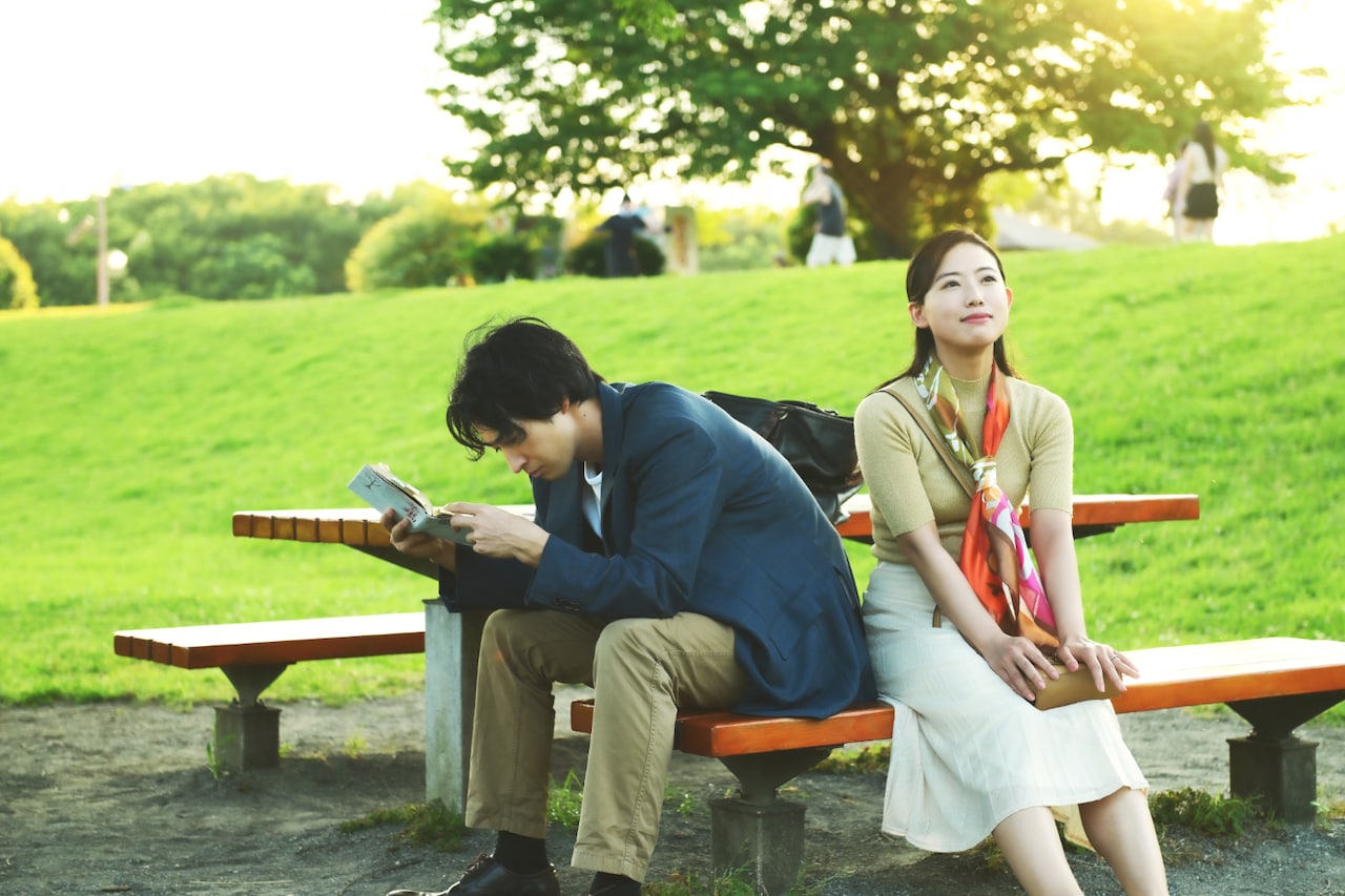 古屋呂敏と宮森玲実が共演、井土紀州の監督作「愛のごとく」予告と場面写真解禁