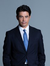 真北正親役の伊藤英明