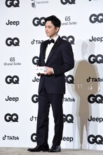 吉沢亮と高橋文哉が“挑戦の年”を振り返る、GQアワード授賞式に登場