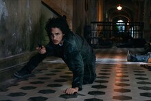 「シャドウズ・エッジ」より、ツーシャー演じる熙旺