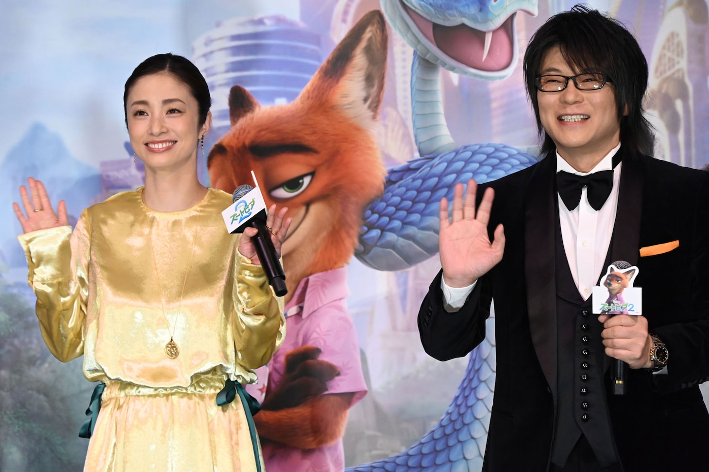 「ズートピア2」前夜祭舞台挨拶にて、左から上戸彩、森川智之