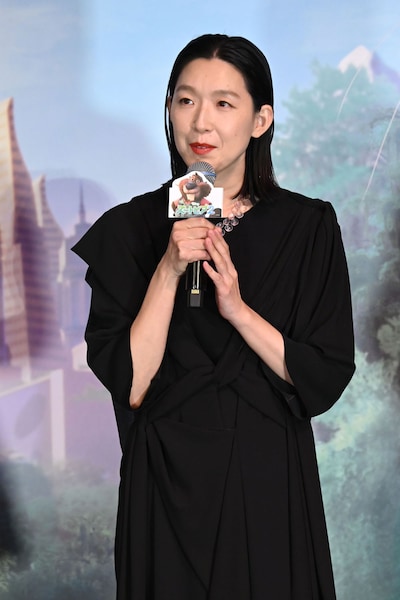 「ズートピア2」前夜祭舞台挨拶にて、ズートピアの“陰謀論”を語るビーバーの配信者・ニブルズ役の江口のりこ