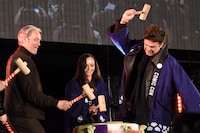 「東京コミコン2025」オープニングセレモニーより、鏡開きの様子