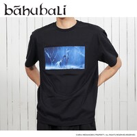 「バーフバリ」×プレミアムバンダイ 光る！Tシャツ（バーフバリ＆カッタッパ / 税込5390円）