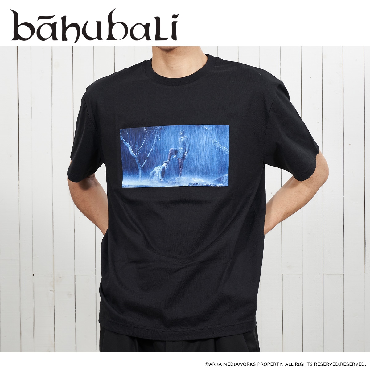 「バーフバリ」×プレミアムバンダイ 光る！Tシャツ（バーフバリ＆カッタッパ / 税込5390円）