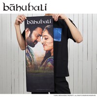 「バーフバリ」×プレミアムバンダイ フェイスタオル（愛し合うバーフバリ＆デーヴァセーナ / 税込2200円）