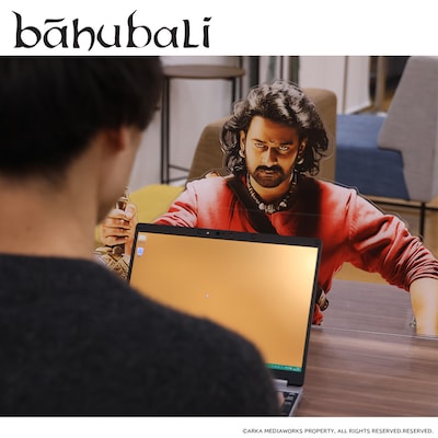 「バーフバリ」×プレミアムバンダイ 特大アクリルスタンド（バーフバリ / 税込1万1000円）