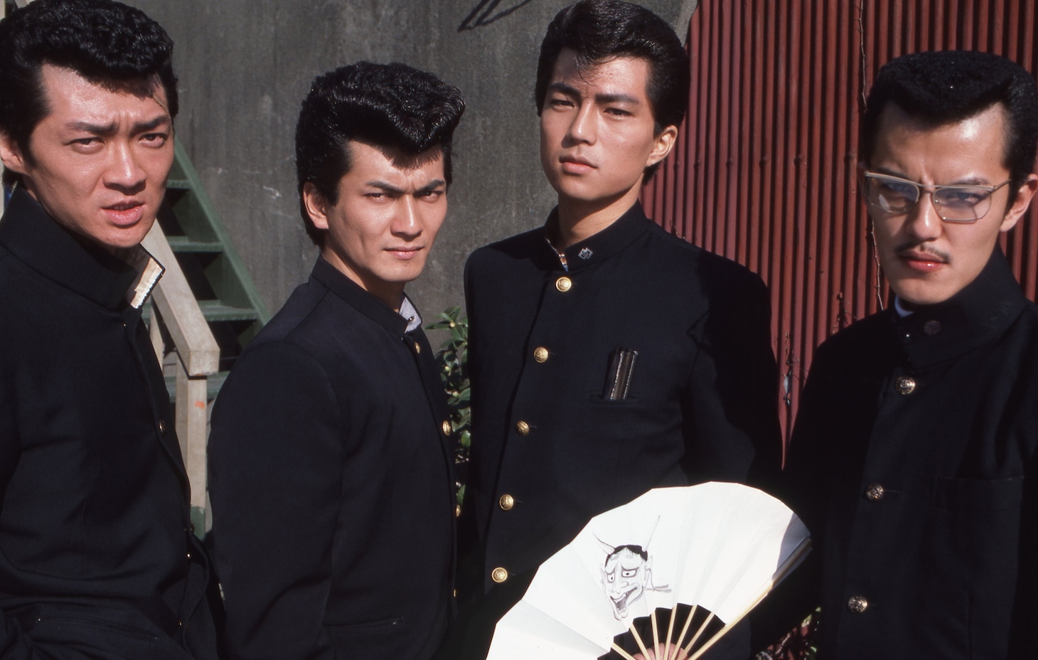 映画3作目「ビー・バップ・ハイスクール 高校与太郎行進曲」より。左から前川新吾、ヒロシ、トオル、菊永淳一  ©東映