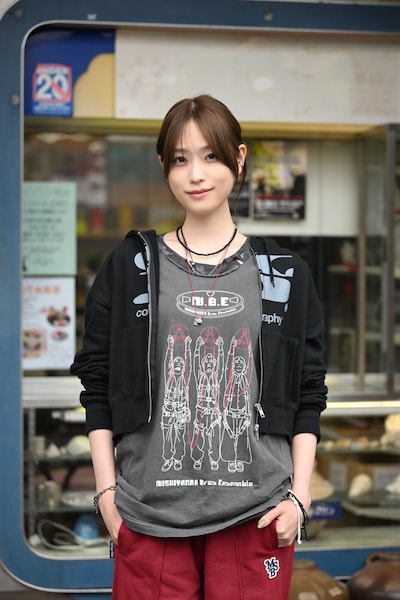 金曜ナイトドラマ「探偵さん、リュック開いてますよ」で酒井あおいを演じる髙橋ひかる