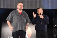 左からC.B.セブルスキー、ジム・リー