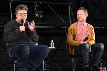 左からショーン・アスティン、イライジャ・ウッド