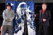 ジョニー・デップが東京コミコン登場、尾田栄一郎がジャック・スパロウ描いた暖簾も