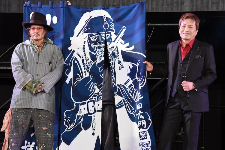ジョニー・デップが東京コミコン登場、尾田栄一郎がジャック・スパロウ 