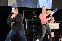 左からショーン・アスティン、イライジャ・ウッド