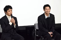 左から池松壮亮、仲野太賀