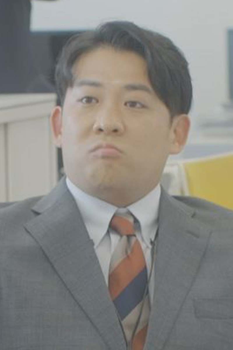 HTBスぺシャルドラマ「ガラスの指輪と絆創膏」なまらあつし演じる主人公・山川虹架の先輩