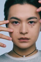 「one -瀬戸康史20th Anniversary Book‐」掲載カット