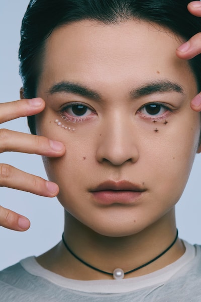 「one -瀬戸康史20th Anniversary Book‐」掲載カット