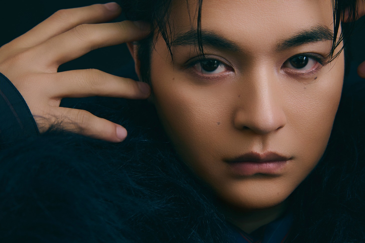 「one -瀬戸康史20th Anniversary Book‐」掲載カット