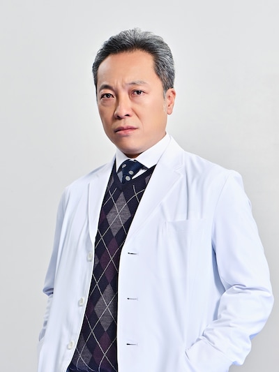 音尾琢真が演じる脳神経外科医・大友真一