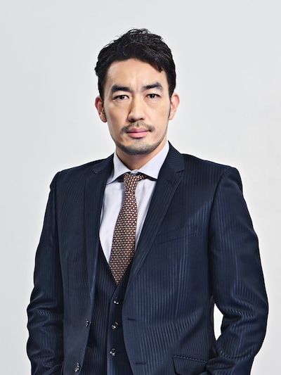 大谷亮平が演じるお台場湾岸医療センターの事務局長・鷹山勲