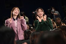 左から髙橋ひかる、森香澄