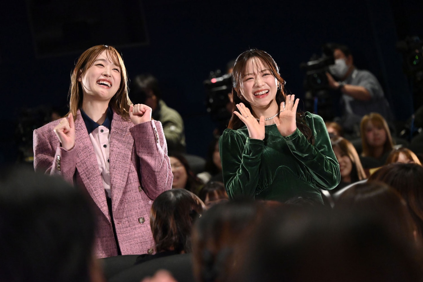 左から髙橋ひかる、森香澄