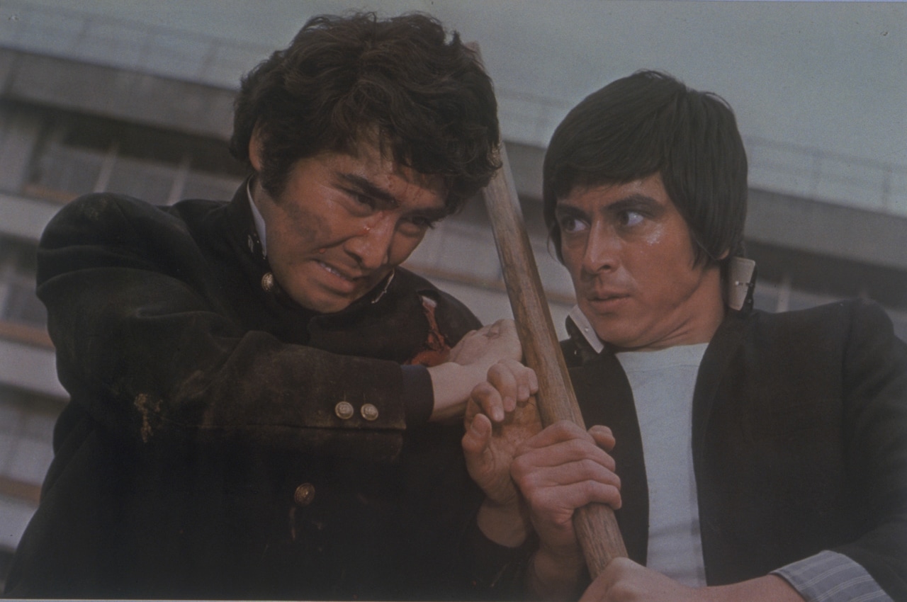 「非情学園ワル」主演の谷隼人（右）Ⓒ東映