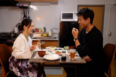 ドラマ「再会～Silent Truth～」で共演する竹内涼真（右）、北香那（左）